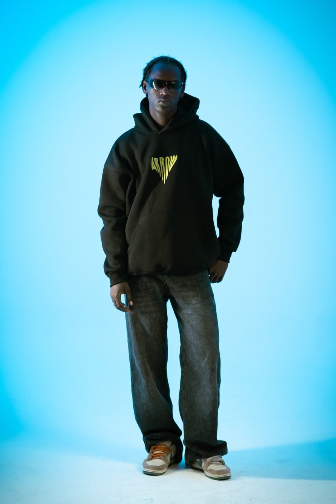 Black hoddie - Image 2