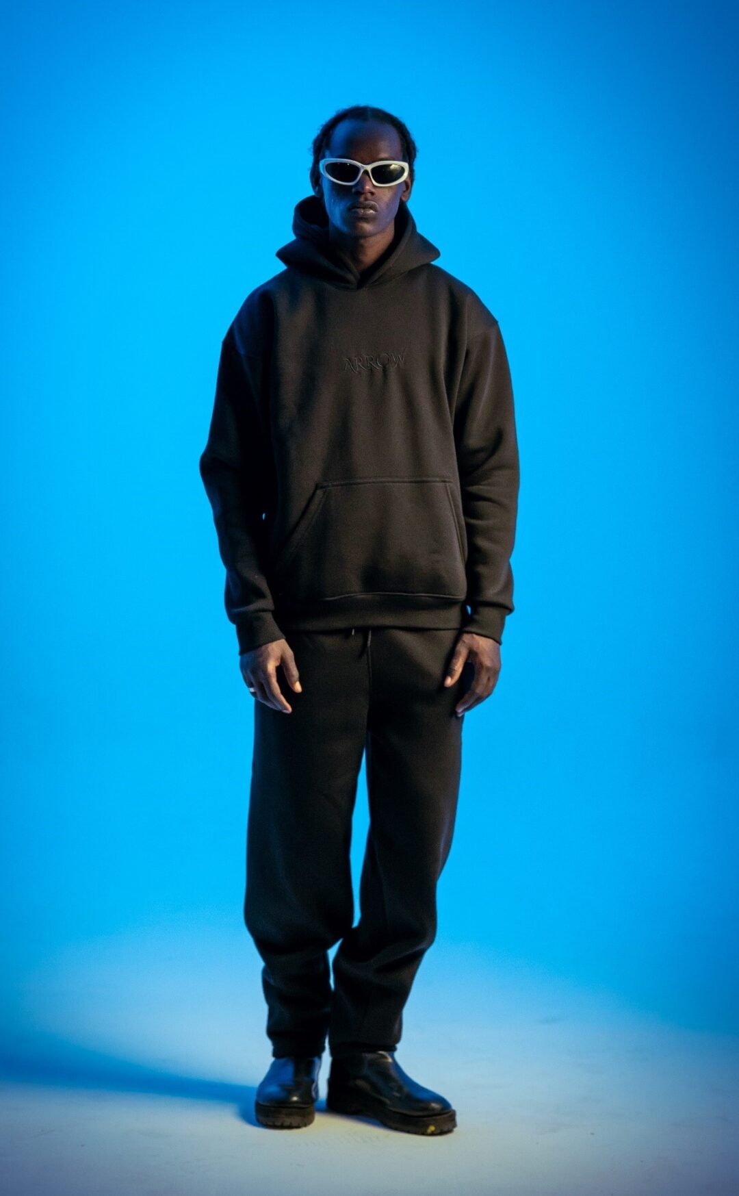 Black midnight puff basic Hoddie - Image 3